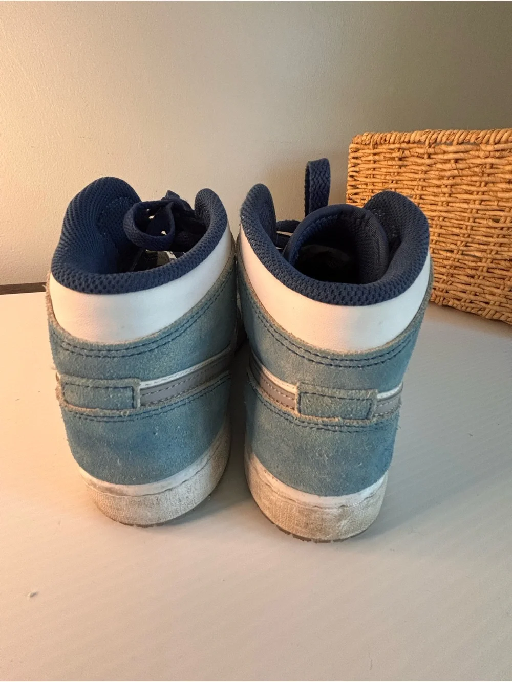 Jordan 1 Mid 6.5Y Blue Suede High Top Sneakers Streetwear